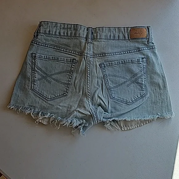 Aeropostale Embroidered Design Denim Shorts - Picture 2 of 8
